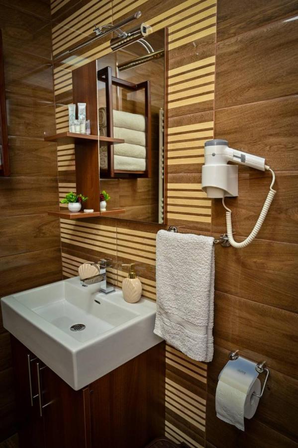 Studio Apartmani Emili Apartman Br 2 Биелина Екстериор снимка